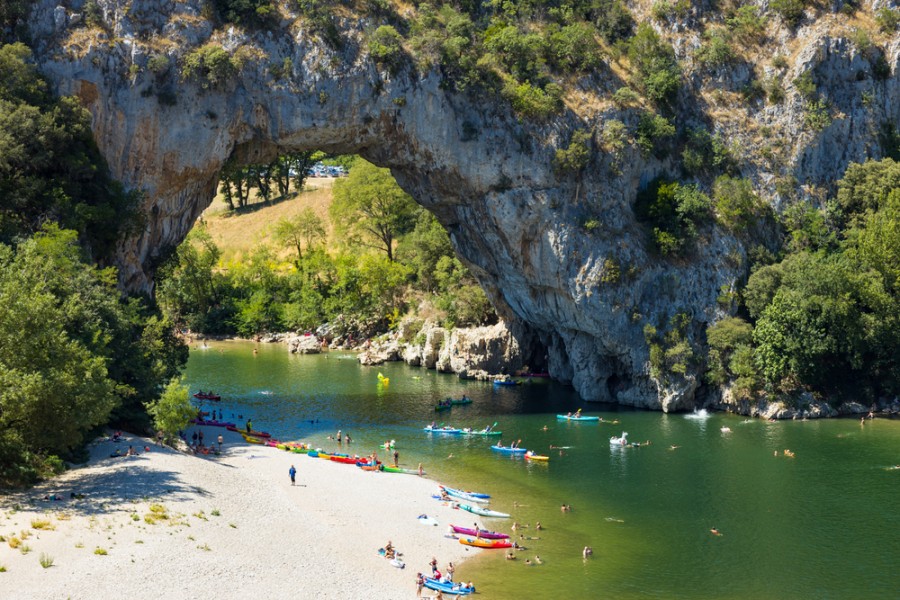 Où commence les gorges de l'Ardèche ?